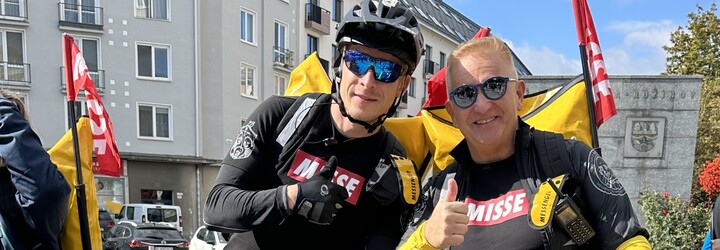 Cez deň kuriéri, večer herci. Donášku od týchto slovenských celebrít si môžeš objednať priamo pred dvere, prídu na bicykli