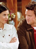 Chandler a Monica v domě McCallisterových? Komik si všiml spojitosti Přátel a filmu Sám doma