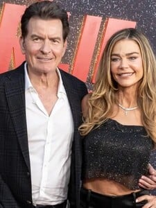 Charlie Sheen prozradil, s kolika lidmi se vyspal. Číslo tě nejspíš ohromí
