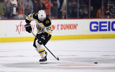 Chárův Boston v NHL kuriózně prohrál nájezdy, útočník netrefil puk už ve středovém kruhu