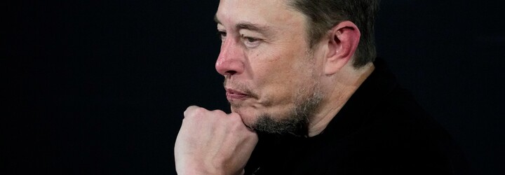 Chatbot Elona Muska nabízí „anime přítelkyni“. Odborníci varují před NSFW obsahem a kontroverzními výroky