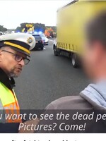 „Chcete si fotiť mŕtvoly? Poďte!“ Nemecký policajt prevychoval Čecha a Maďara, ktorí si fotili tragickú nehodu