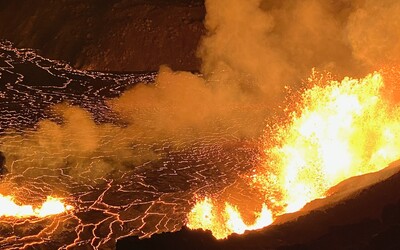 Chlapečka dělily centimetry od pádu přímo do žhnoucí sopky. Matka ho zachránila na poslední chvíli