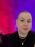 Chodit na koncerty sama? Nejdřív jsem se bála, teď to miluju. Důležitá jsou však bezpečnostní opatření