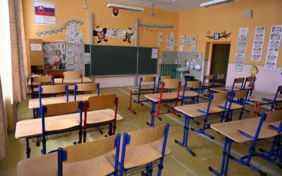 Chorobnosť stúpa a vyučovanie bolo prerušené už v 299 školách. Najhoršie je na tom momentálne Žilinský kraj