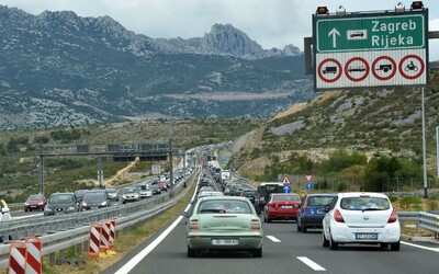 Chorváti pozastavili výstavbu rýchlostnej cesty na kľúčovom úseku. Dovolenkári tak budú musieť šoférovať dlhšie