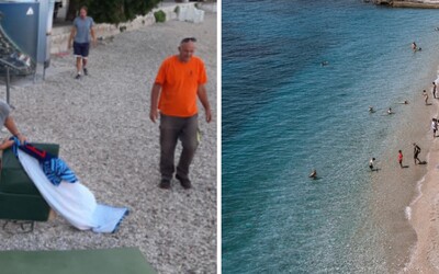 Chorvatské město se rozhodlo bojovat proti ručníkovému turismu. Zveřejnilo záběry ze zátahu na pláž