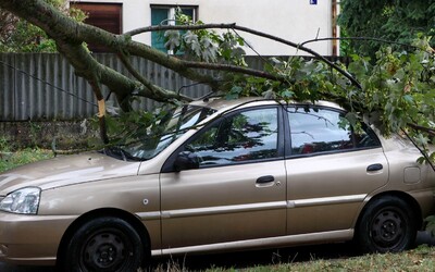 Chorvátsko zasiahli masívne búrky. Obzvlášť udreli na obľúbenú oblasť dovolenkárov, vyžiadali si jednu obeť