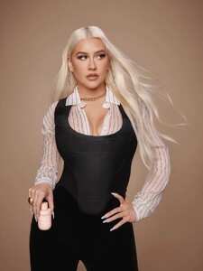 Christina Aguilera založila firmu, ktorá predáva lubrikanty. Chce, aby sa ženy cítili samy sebou a hrali sa so svojím telom