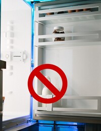 Chyby, ktoré robíš pri skladovaní potravín: mlieko nepatrí do dverí chladničky a jablká treba oddeliť od banánov