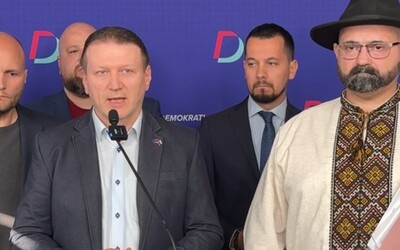 Členovi Demokratov zrušili obvinenie za údajné vyhrážky Ficovi. Strana hovorí o politickom tlaku