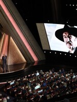 Čo sa dialo na Oscaroch? Na udeľovaní cien vystúpili hasiči, Morgan Freeman vzdal poctu zosnulej legende Genovi Hackmanovi