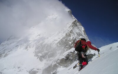 Co se děje s tvým tělem na Mount Everestu? V „zóně smrti“ začne tělo pomalu umírat, nedostatek kyslíku může vyvolat psychózu