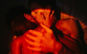 Co se stane, když se sex míchá s drogami? Chemsex vede ke ztrátě vnitřních hranic, přináší to řadu rizik