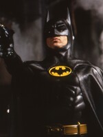 Co si pustit o víkendu: Batman točí prachy rychleji než burgery a Robin Williams rozpláče nejednu konzervu