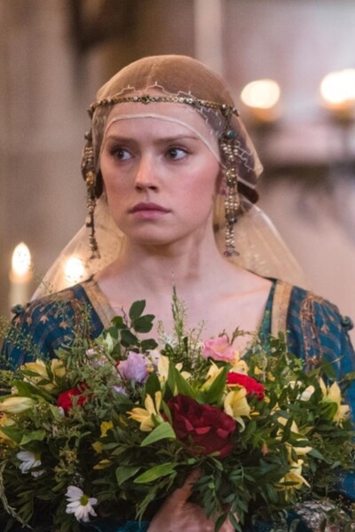 Co si pustit o víkendu: Čekání na Bridgertony ti zkrátí jiná kostýmní romance a vlny udělá i nový true crime