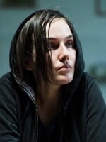 Co si pustit o víkendu: Jeden z nejlepších českých filmů bude brzy na Netflixu, konkurenci mu dělá letištní akčňák