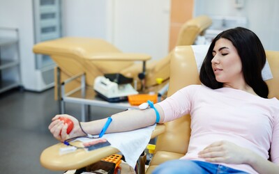 Čo získaš za darovanie krvi? Ak spĺňaš tieto podmienky, si ideálnym adeptom na záchranu života