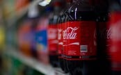 Coca-Cola má problém: U susedov sťahuje z trhu milióny fliaš. V nápoji sa môže vyskytnúť kov