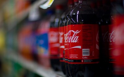 Coca-Cola zvýšila ceny a v 1. čtvrtletí si pěkně namastila kapsy