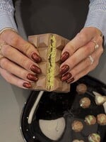 Čokoládový ošiaľ z Dubaja vyprázdnil svetové sklady pistácií. Zásoby sa rýchlo míňajú