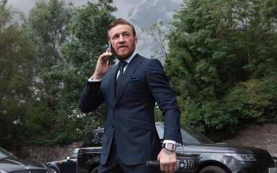 Conor McGregor na Instagrame hrdo vyhlásil, že je miliardár. Podľa všetkého si však vymýšľa