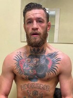 Conor McGregor sa onedlho vracia do UFC. Na Twitteri zdieľal fotky s premenou svojho tela