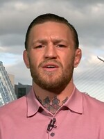 Conor McGregor se omlouvá za napadení důchodce v baru. „Mé chování bylo nepřijatelné,“ říká