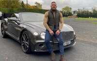 Conora McGregora zadržela irská policie a zabavila mu luxusní Bentley za 4 miliony korun. Obvinila jej z nebezpečné jízdy