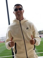Cristiano Ronaldo opäť prepisuje históriu. Stal sa prvým aktívnym futbalovým miliardárom