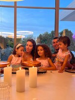 Cristiano Ronaldo s partnerkou Georginou prežívajú náročné obdobie. Okrem obáv o deti sa futbalista vyrovnáva aj so smrťou