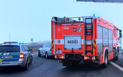 D10 u Mladé Boleslavi na Prahu je dočasně uzavřena kvůli dvěma nehodám