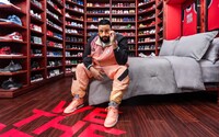 DJ Khaled sprístupní svoj šatník s limitovanými teniskami na dve noci cez Airbnb. Cena sa rovná veľkosti umelcových topánok