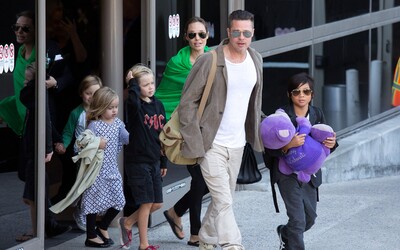 Další dítě Angeliny Jolie a Brada Pitta přestalo používat otcovo příjmení