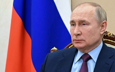 Ďalší ruskí poslanci žiadajú Putinovo odstúpenie. Dôvodom je zlyhanie na charkovskom fronte a zmanipulované voľby