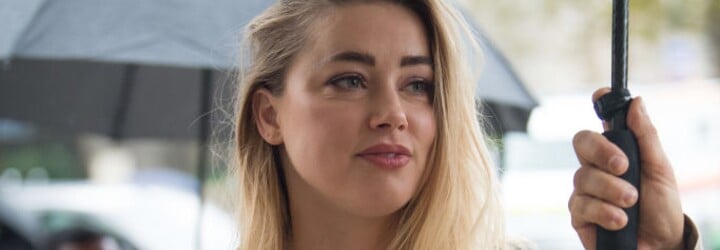 Ďalšia lož Amber Heard: kozmetická firma vyvrátila tvrdenie herečky vo videu na Tiktoku