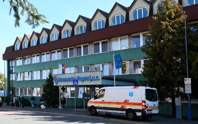 Ďalšia slovenská nemocnica zakázala návštevy. V okrese neustále stúpa chorobnosť