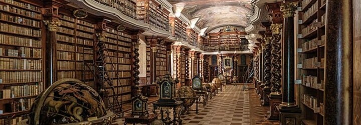 Dan Brown prozradil svých pět oblíbených míst v Praze. Řekl, co ho na nich fascinuje