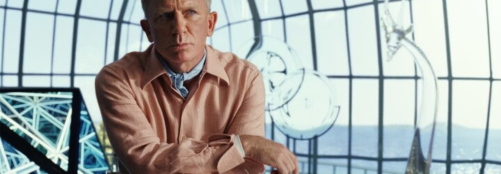Daniel Craig vyšetruje novú vraždu ako Benoit Blanc. V traileri na Glass Onion ho obklopuje hollywoodska špička hercov