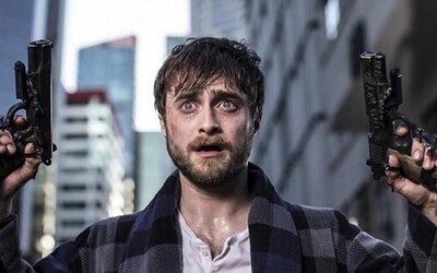 Daniel Radcliffe má zbrane chirurgicky pripevnené na ruky, v gladiátorskej hre bude bojovať o život