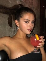 Daniel Radcliffe sa opíjal, Selena Gomez bojovala s úzkosťami. Toto je 10 celebrít, ktoré oľutovali, že sa stali slávnymi