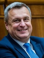 Danko kritizuje Fica. Podľa šéfa SNS by mal lepšie uchopiť moc