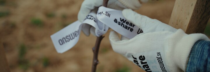 Daruj oblečenie, zasaď strom. Answear.sk pomohol vďaka projektu Wear&Share vybudovať Alej priateľstva