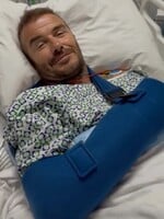 David Beckham skončil v nemocnici. Musel podstúpiť operáciu zápästia