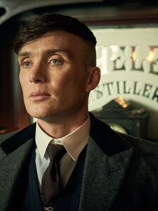 Dej Peaky Blinders sa prehĺbi vďaka dvom novým sériám. Ďalšia generácia Shelbyovcov vstupuje do hry