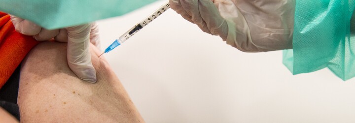 Denní nárůst nakažených: V Česku přibylo 2 161 případů, přes milion lidí má ukončené očkování