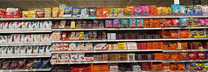 Deti v USA dostávajú v škole na obed fast food. Američania bežne jedávajú lievance z prášku a mrazené pizze (BARBARA V TEXASE)