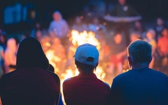 Dětský tábor čelí obviněním ze zneužívání. Zkušenosti sdílely stovky lidí, agentura se ke kauze vyjádřila