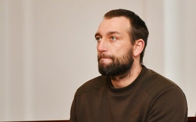 Dezinformátor Čermák nenastoupil do vězení. Pátrá po něm policie
