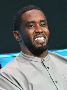 Diddy sa z väzenia snaží vydierať obete a svedkov. Chce, aby mlčali alebo poskytli iné svedectvo